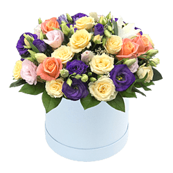 Roses et lisianthus en boîte