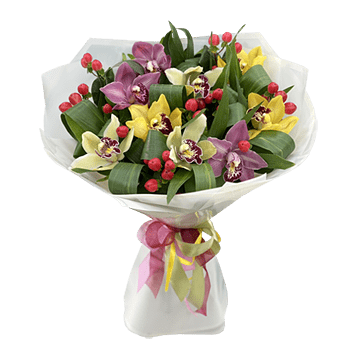 Bouquet dorchidees et dHypericum