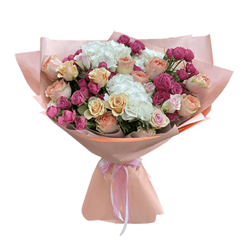 Bouquet de roses et dhortensias