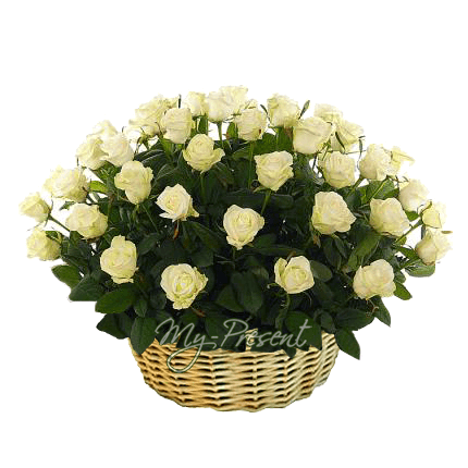 Panier avec roses blanches